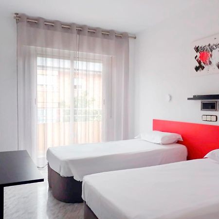 Hostal Lady Ana Maria Collado Villalba Exteriör bild