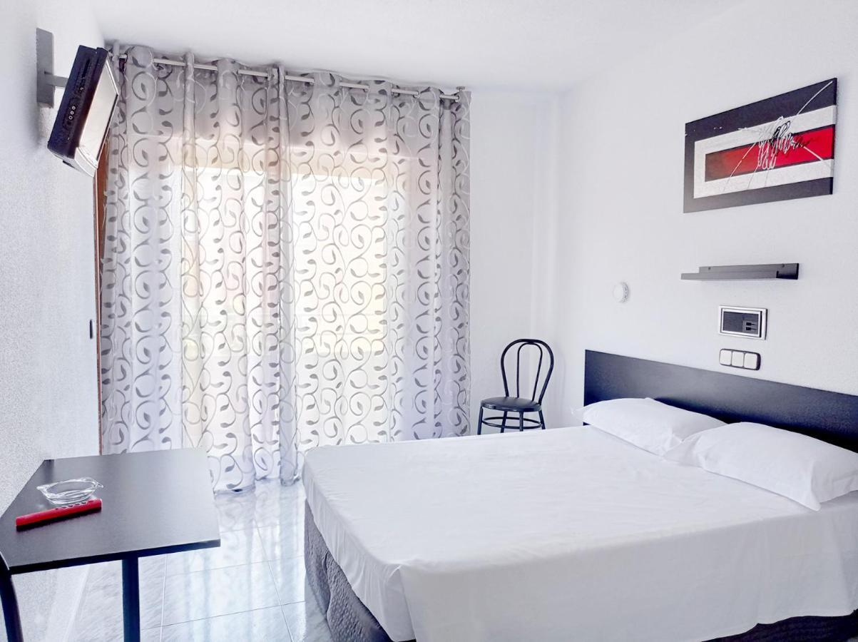 Hostal Lady Ana Maria Collado Villalba Exteriör bild