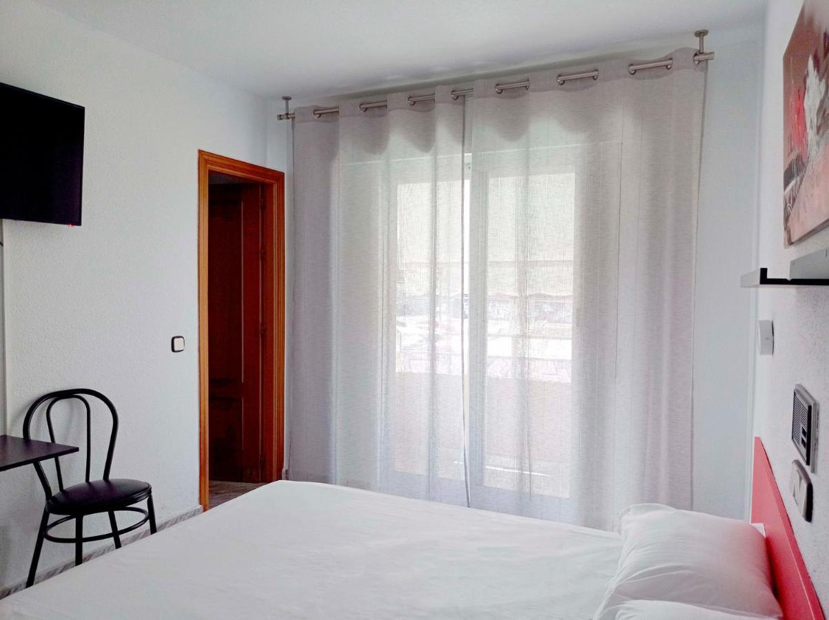 Hostal Lady Ana Maria Collado Villalba Exteriör bild