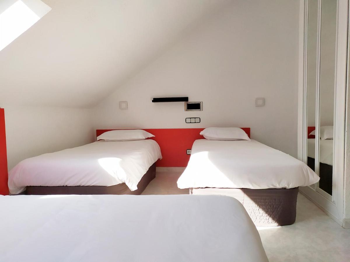 Hostal Lady Ana Maria Collado Villalba Exteriör bild