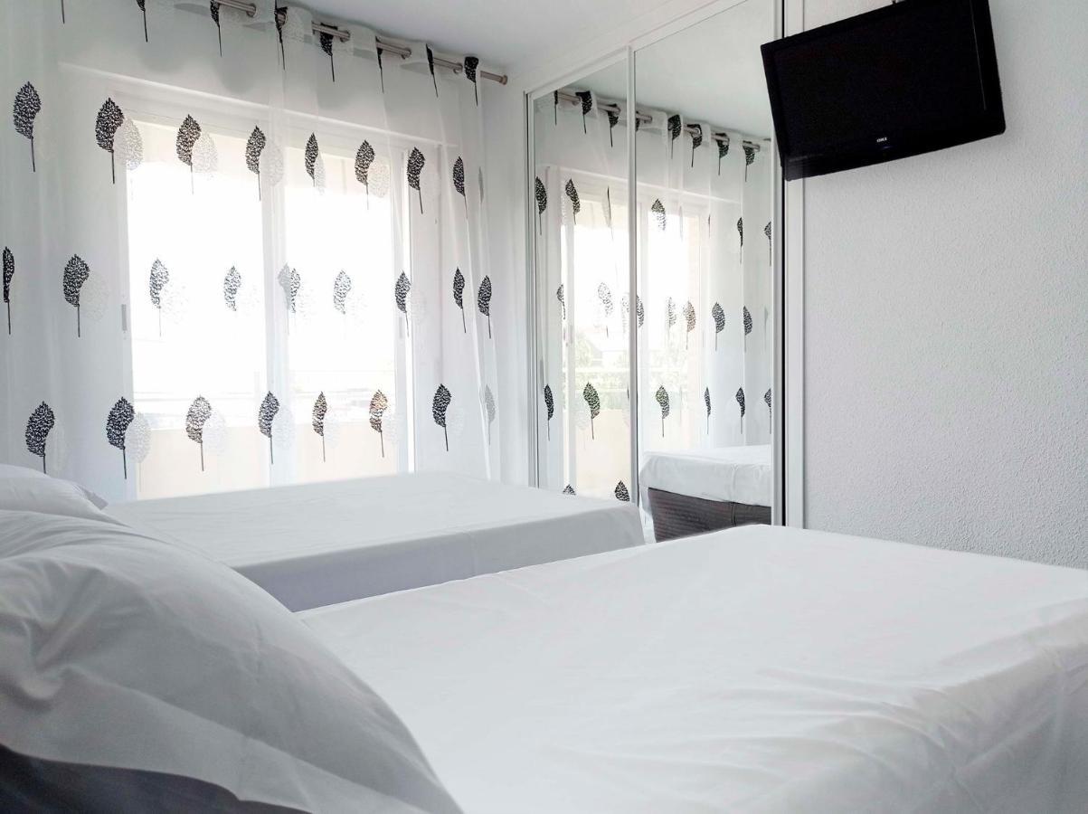 Hostal Lady Ana Maria Collado Villalba Exteriör bild
